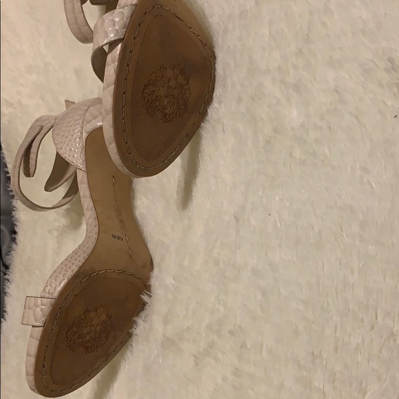 🌸VINCE CAMUTO SANDALS 🌸 - Picture 3 of 4